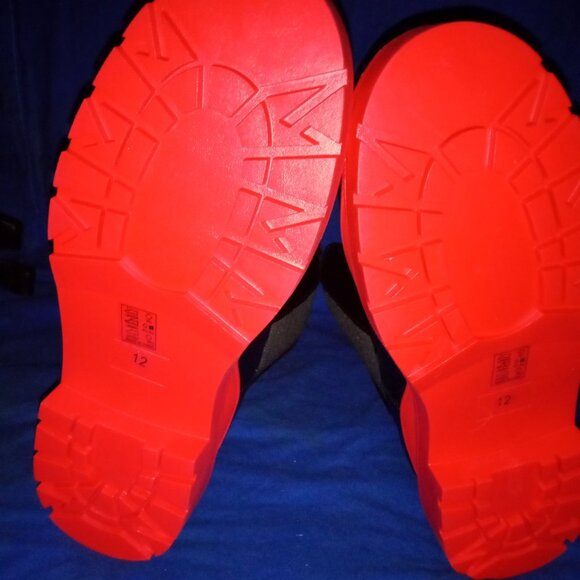 AZALEA WANG WHO GOT GHOSTED FLATFORM CHELSEA BOOT  RED ( BRAND NEW !!! ) - Picture 6 of 7